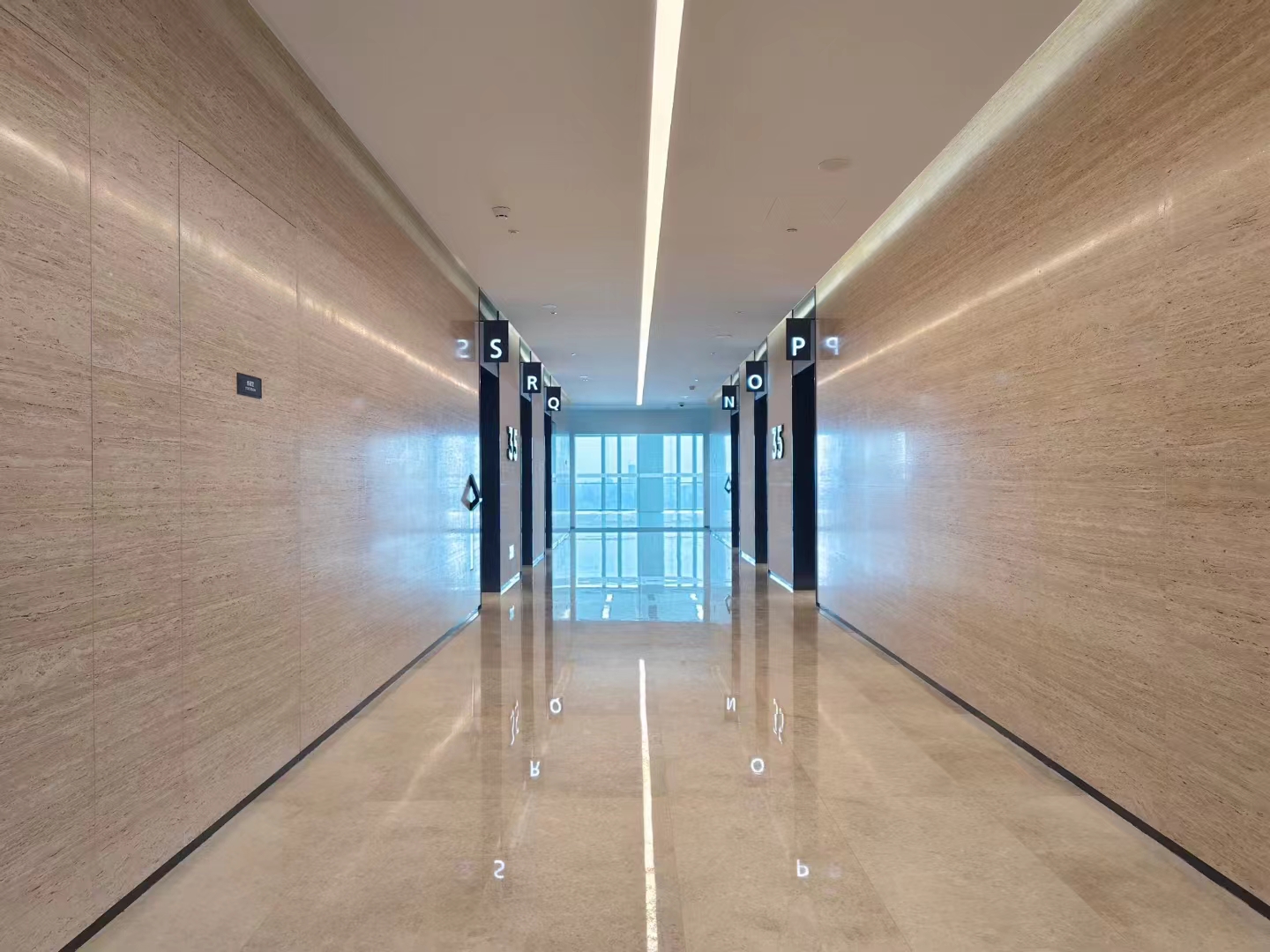 吉宝静安中心电梯厅
